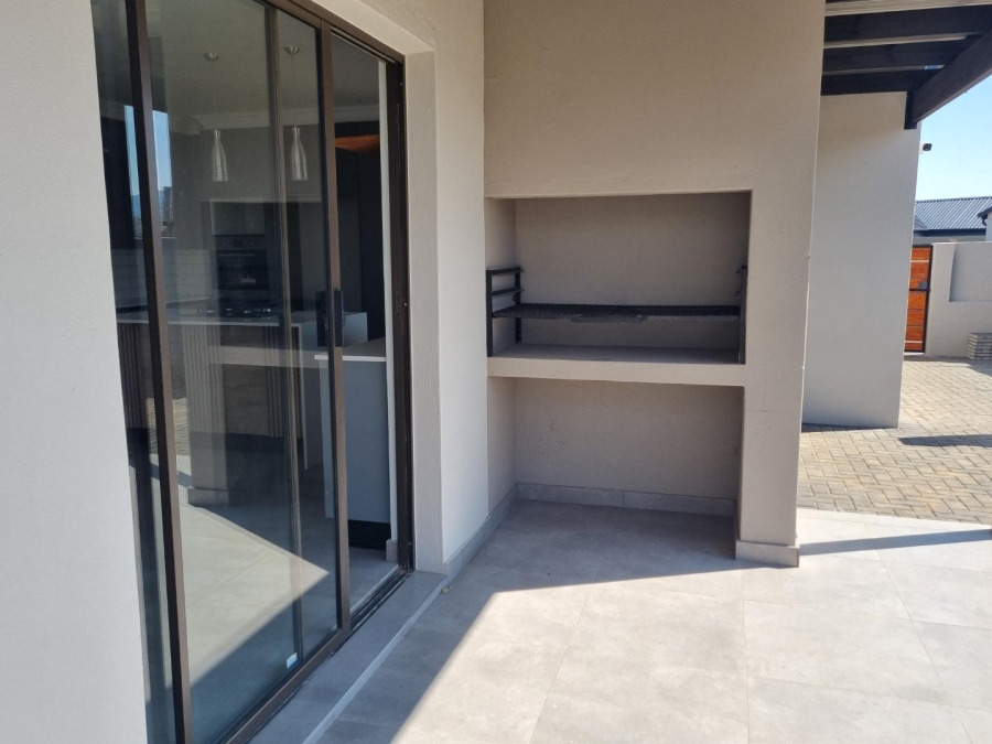 4 Bedroom Property for Sale in Ifafi North West